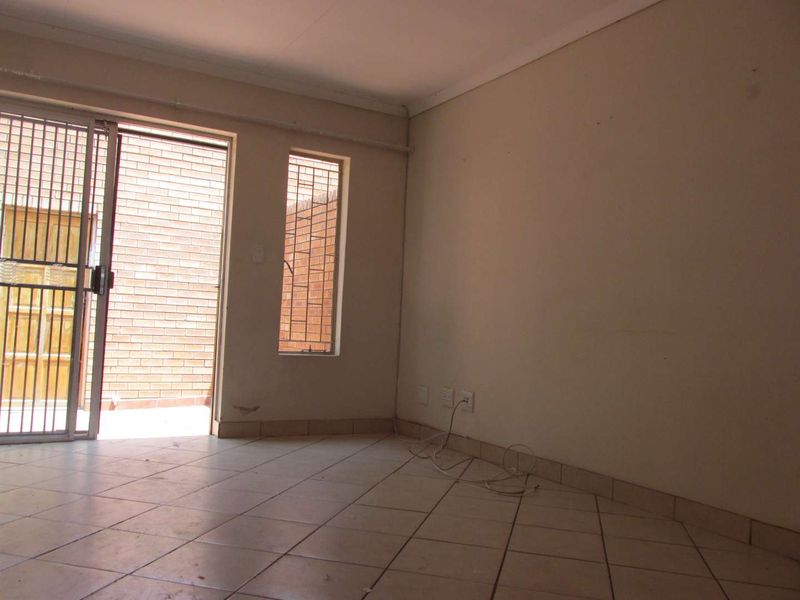 2 BEDROOM TOWNHOUSE TO RENT IN THERESA PARK - Photo 10