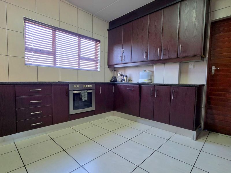 3 Bedroom Duplex / Townhouse for Sale in Riverspray Lifestyle Estate - Photo 4