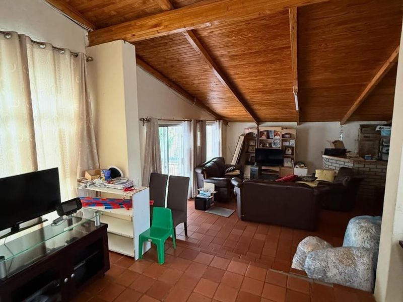 Olympia-For Sale- N$4 400 000 - Photo 7