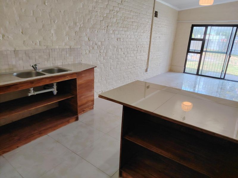 Single studio garden cottage in Milnerton to rent - Photo 8