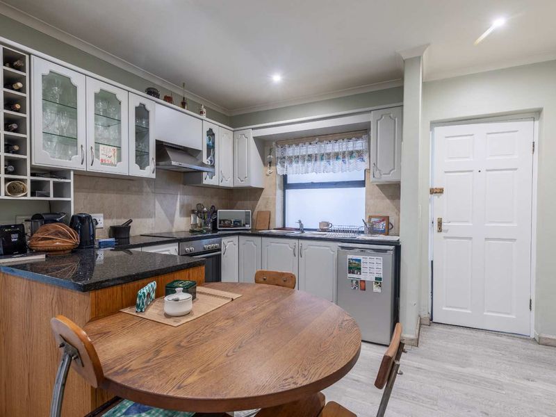 2 Bedroom on the Golf Estate - Photo 5