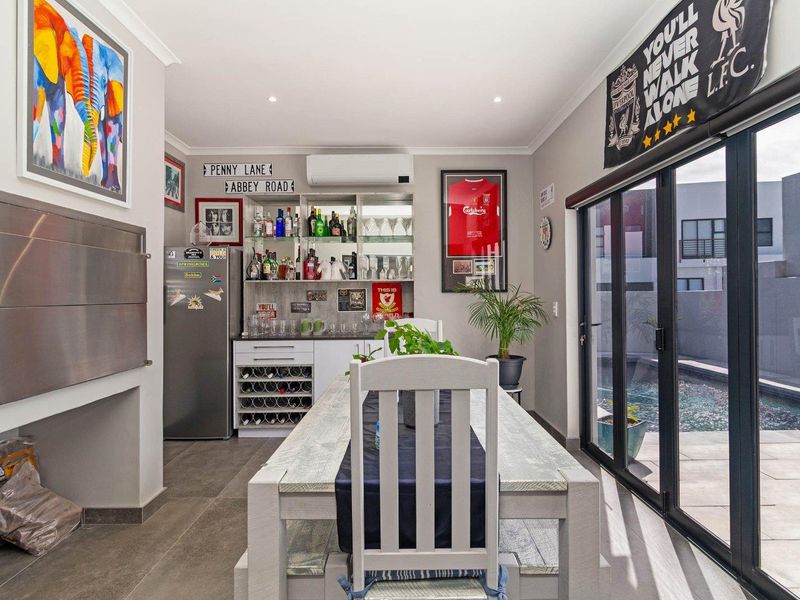 Stunning Architecturally Designed Family Home – A True Entertainer’s Dream in Sought after Sandown - Photo 5