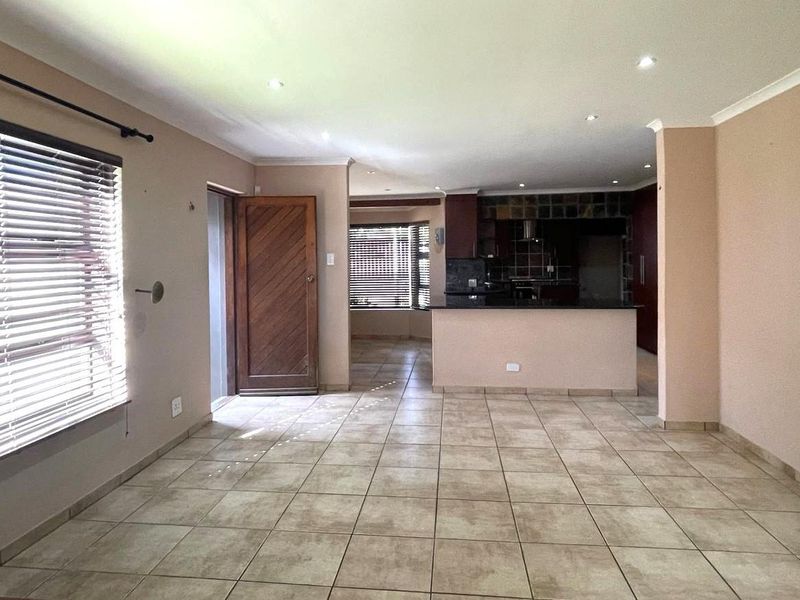 Great family home - Photo 6