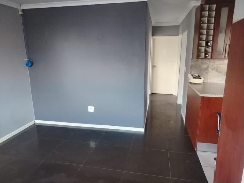 Charming 3-Bedroom House for Rent in Ilitha Park, Khayelitsha - Photo 7