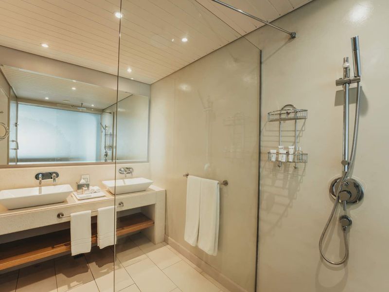 RADISSON BLU AZURI HOTEL SUITES. - Photo 6