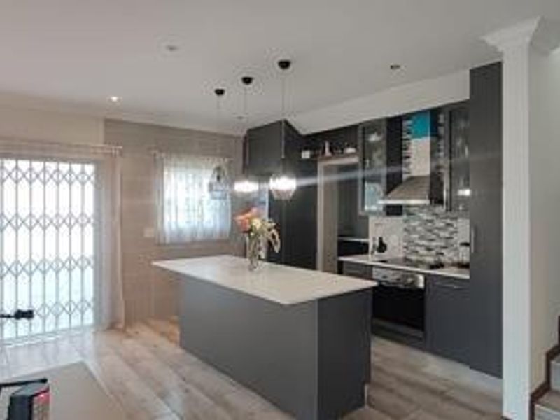 Well maintained house - Photo 3