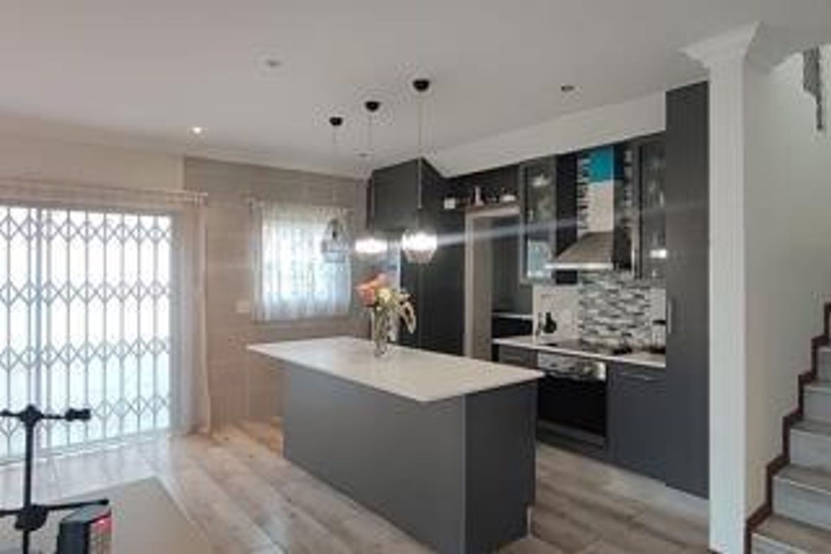 Well maintained house - Photo 3