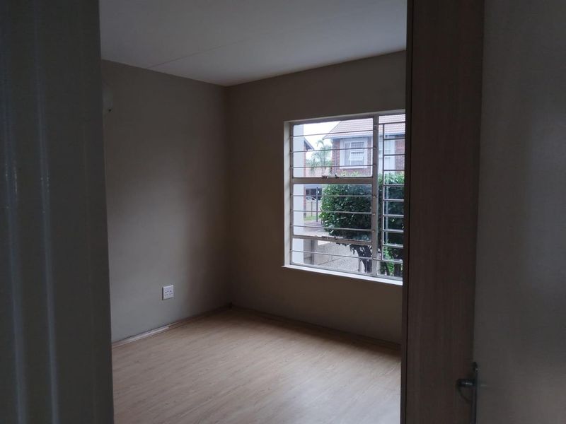 Secure 2-Bedroom Townhouse in Glen Marais – Prime Kempton Park Location - Photo 10