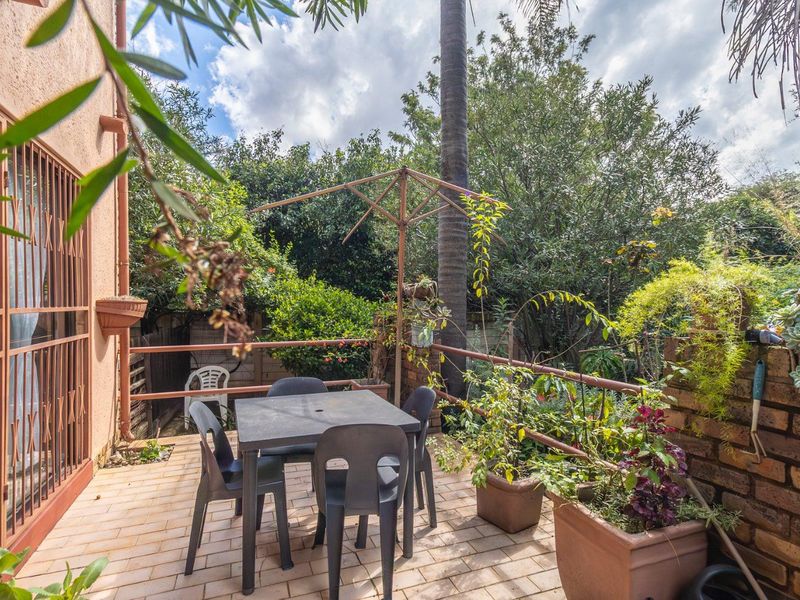 Warm Family Home with Dual Income Potential – Radiokop - Photo 8