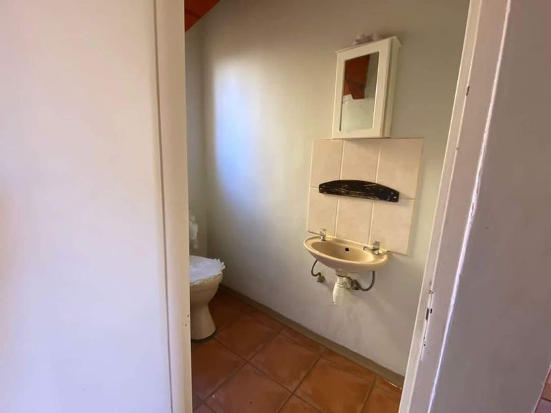 2-BEDROOM DUPLEX TOWNHOUSE FOR SALE IN KHOMASDAL - Photo 6