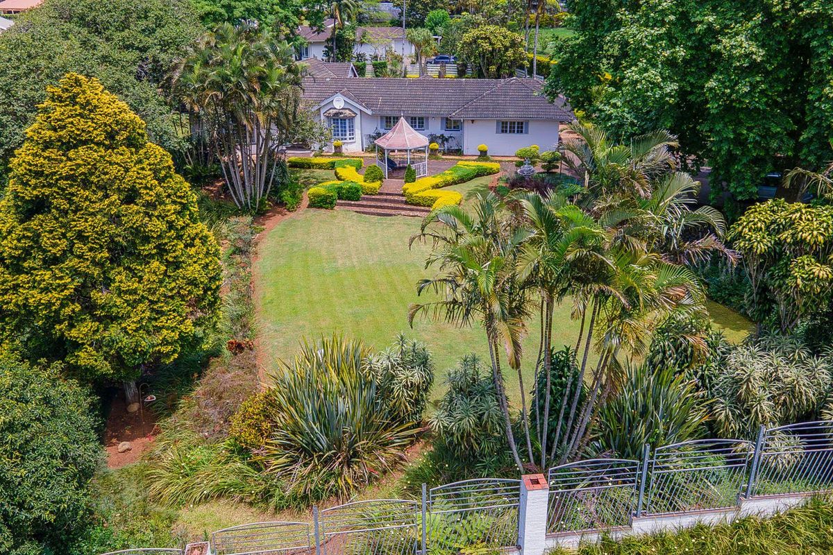 Spacious Family Home in the Heart of Gillitts - Photo 2