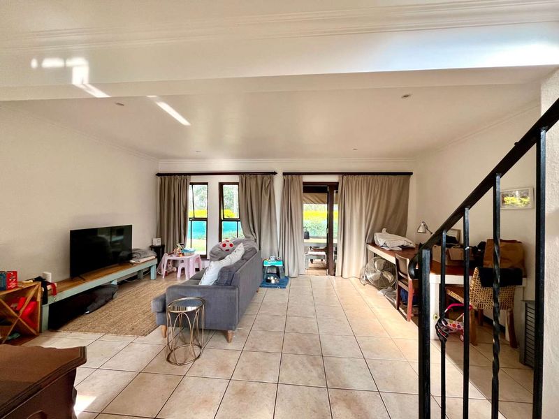 Spacious Pet-Friendly Duplex in Sought-After Plantations Estate - Photo 8