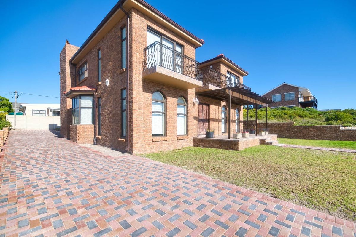 Four bedroom home in De Kelders - Sea views - Photo 2