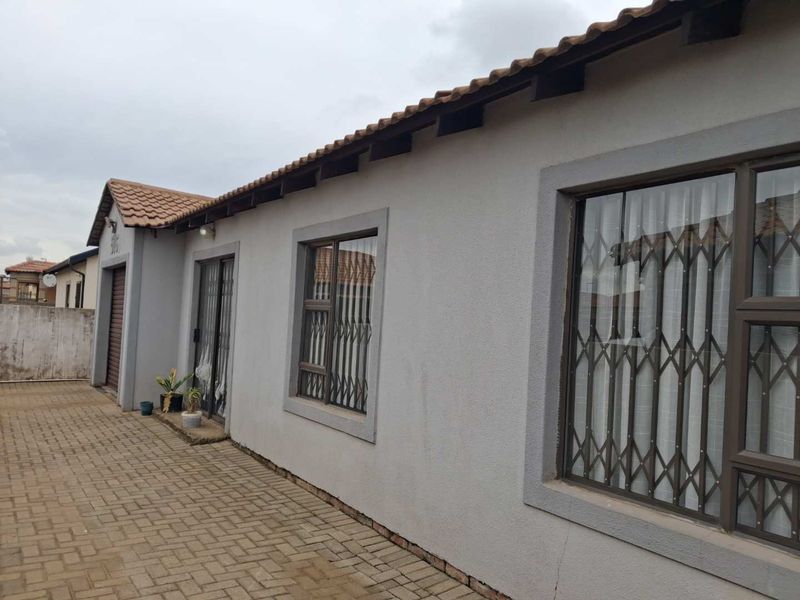 3 Bedroom House For Sale in Vanderbijlpark CE7 - Photo 4