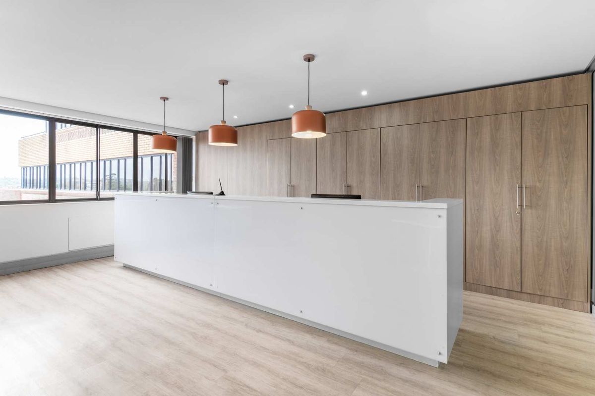 Access professional office space in Regus Pharos House, Westville. - Photo 4