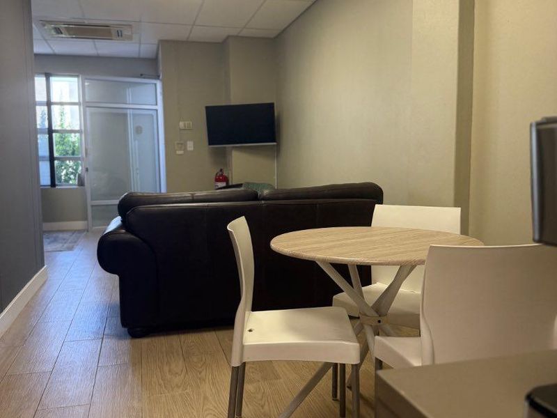 Turn key office- flat - Photo 8