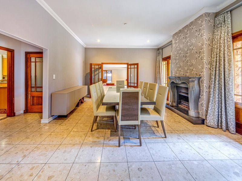Experience Grandeur and Spaciousness: Majestic 6-Bedroom Family Haven in Sandton's Prime Location - Photo 8