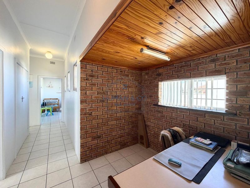 Spacious Family Home + 2-Bed Flat - Photo 7