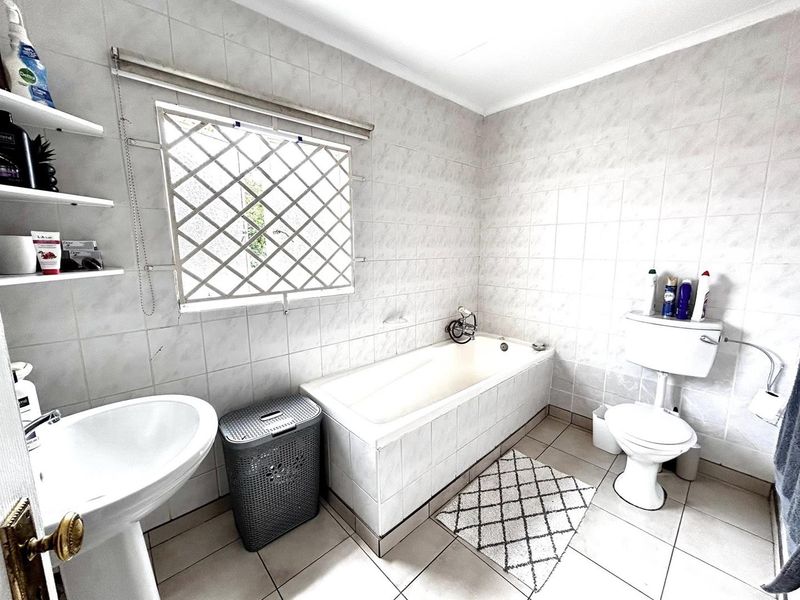 3 Bedroom Townhouse For Sale in Avis - Photo 9