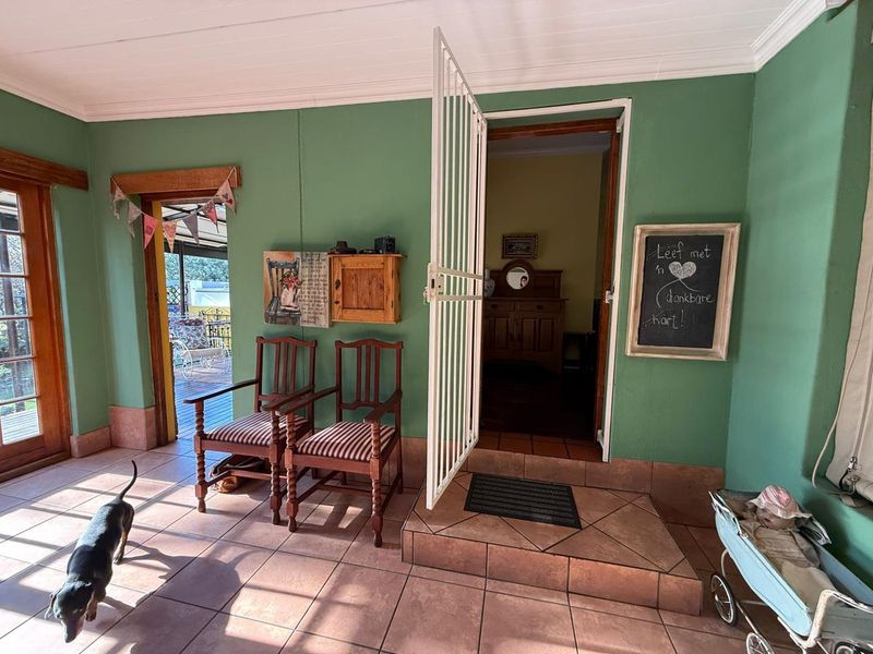 4-6 Bedroom, 6-Bathroom house in Menlo Park - Photo 8