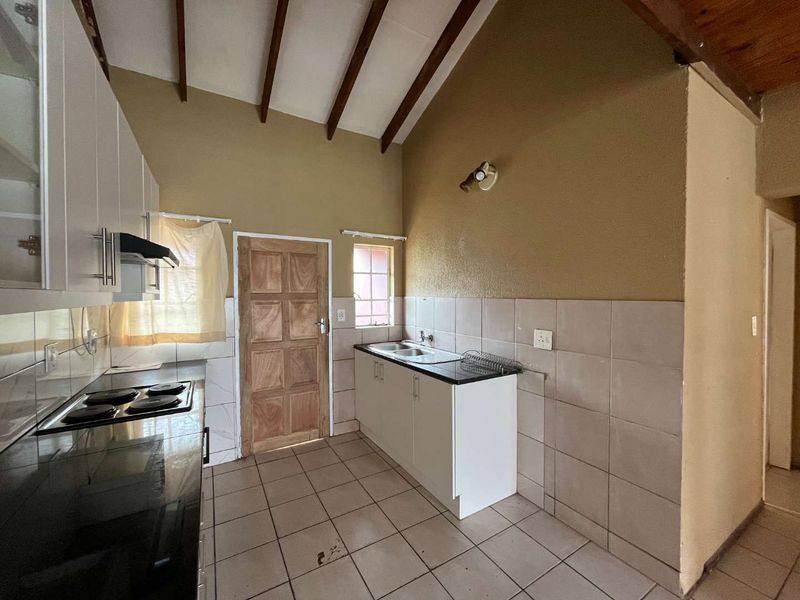 Newly Renovated 2 Bedroom Sectional Title Unit with Mezzanine - Photo 4