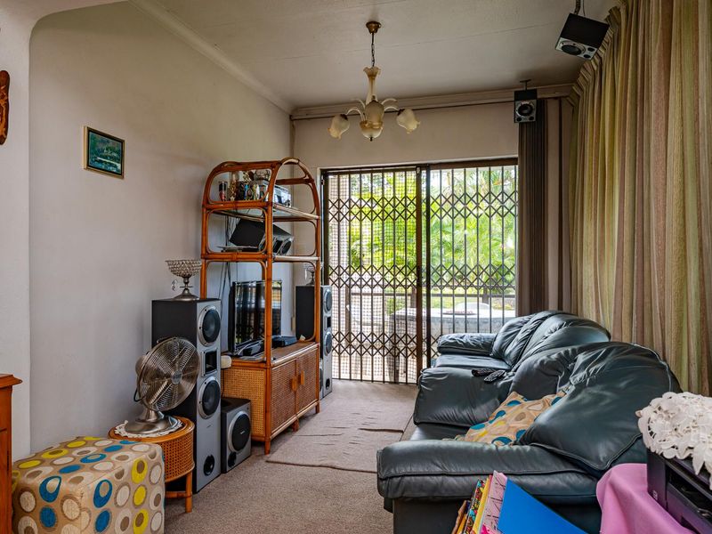 Where Comfort, Space & Income Potential Come Together - Photo 7