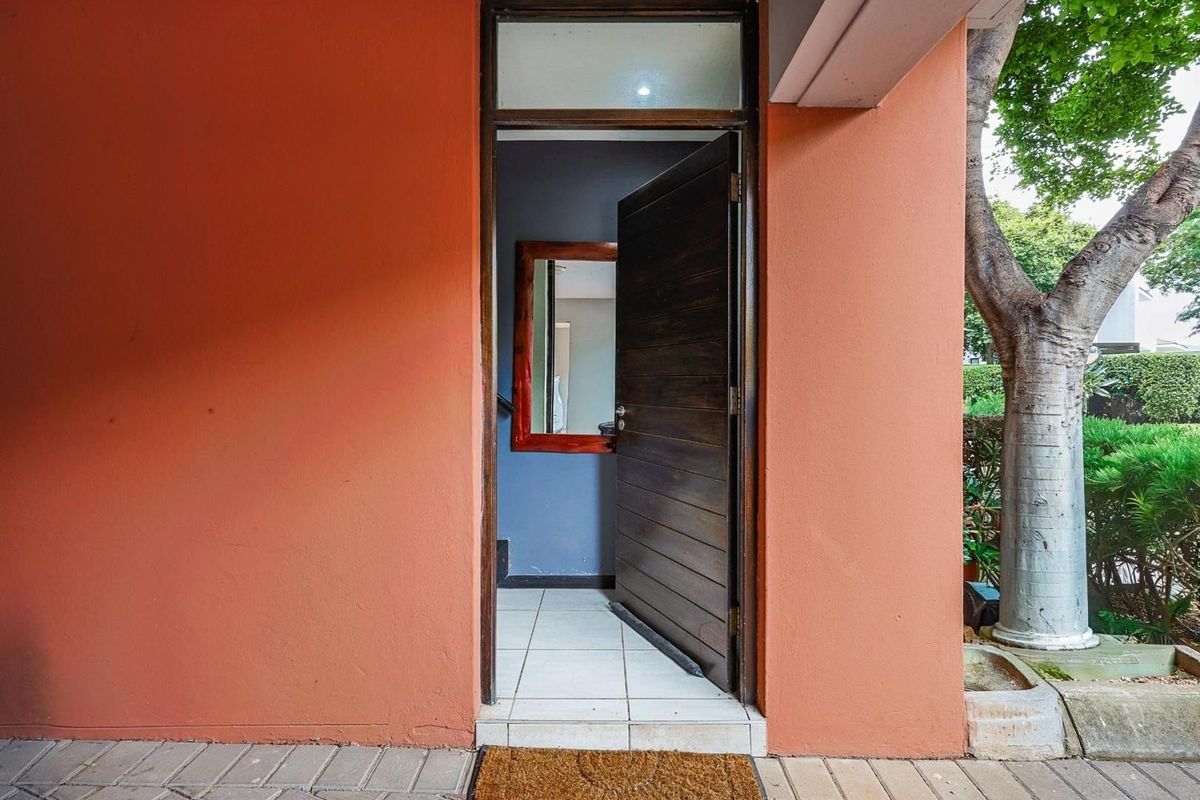 Elegant 2 Bedroom Home for Sale in Lombardy Estate - Photo 2