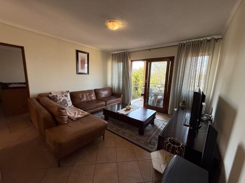 Modern 2-Bedroom Apartment with Dual En-Suite Bathrooms, Walk-In Closets, Private Balcony & Communal Pool - Photo 10