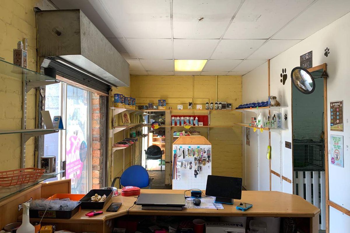 Versatile Kuilsriver Unit: Reception, Work, or Storage - Photo 2