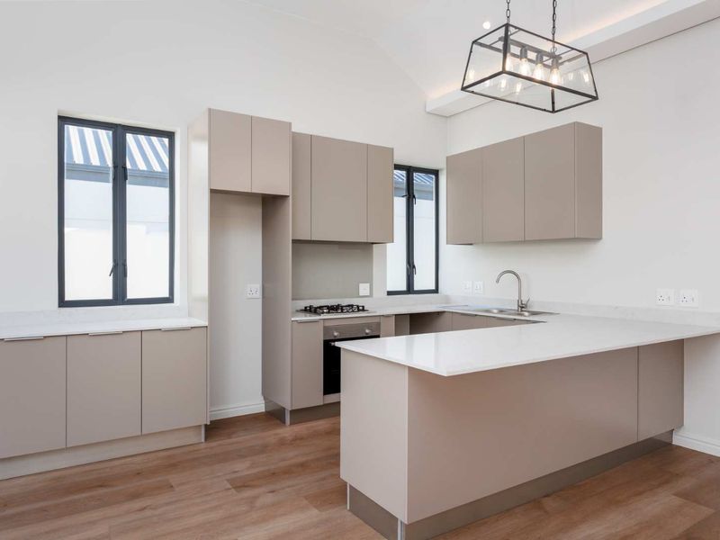 Modern Winelands Living in a Thoughtfully Designed Three-Bedroom Home - Photo 4