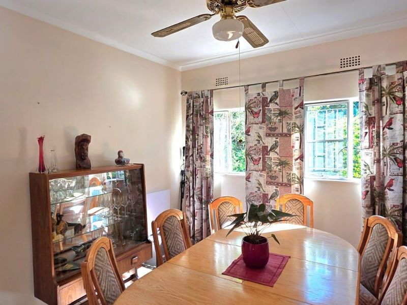 Comfortable family living in a peaceful, established neighbourhood... - Photo 7