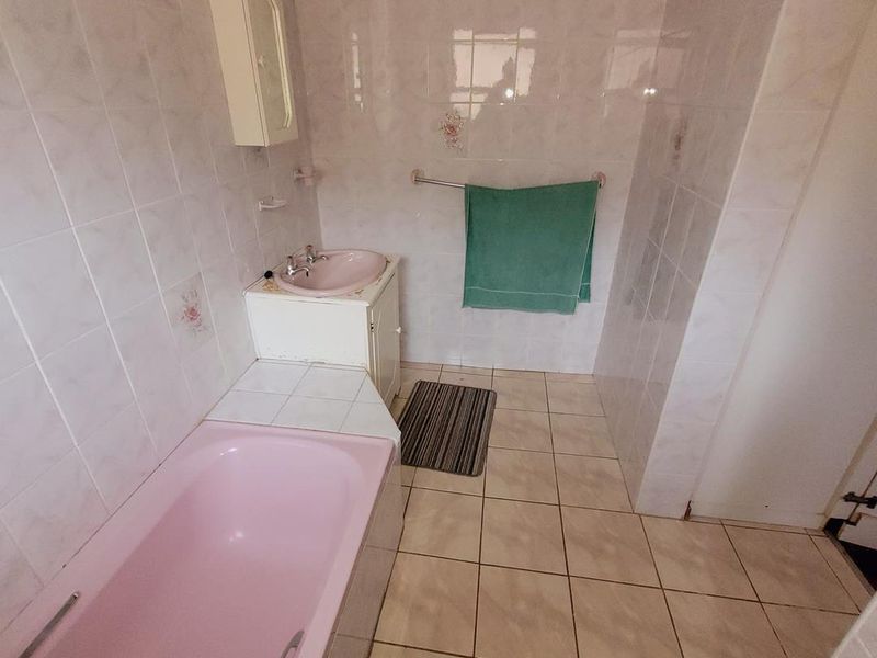 Desirable Features & Versatile Layout - Make it Yours Today - Photo 10