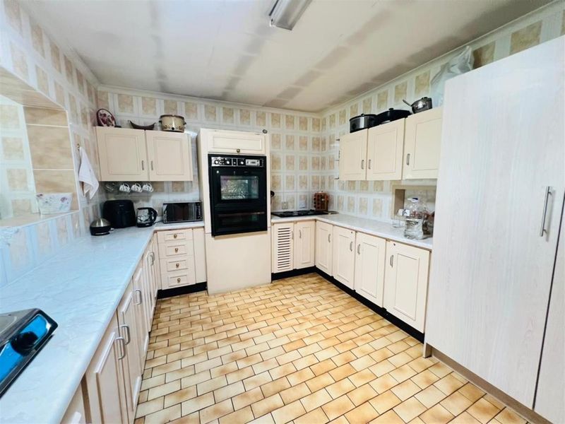 House For Sale in Brackendowns, Alberton - Photo 9
