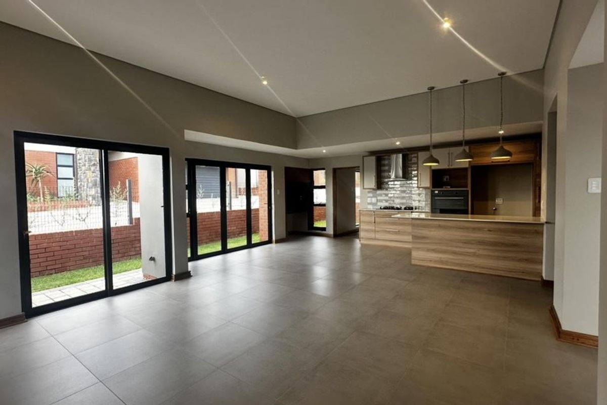 Elegant Retirement Living in Wild Olive Estate - Photo 5