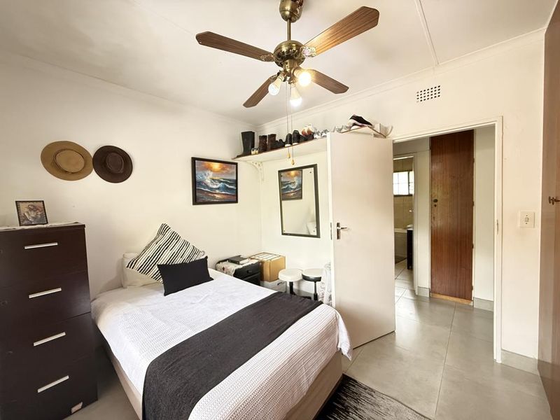 This isn’t just a family home... it’s THREE in one! - Photo 10