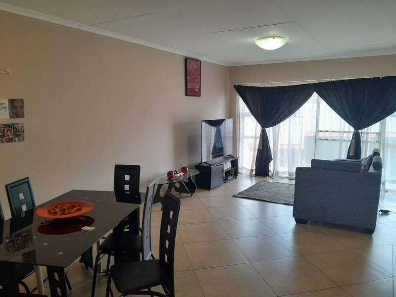 Price Adjustment Don't Miss Out -1st floor 3 Bedroom Klinker Brick Townhouse for sale - Photo 4