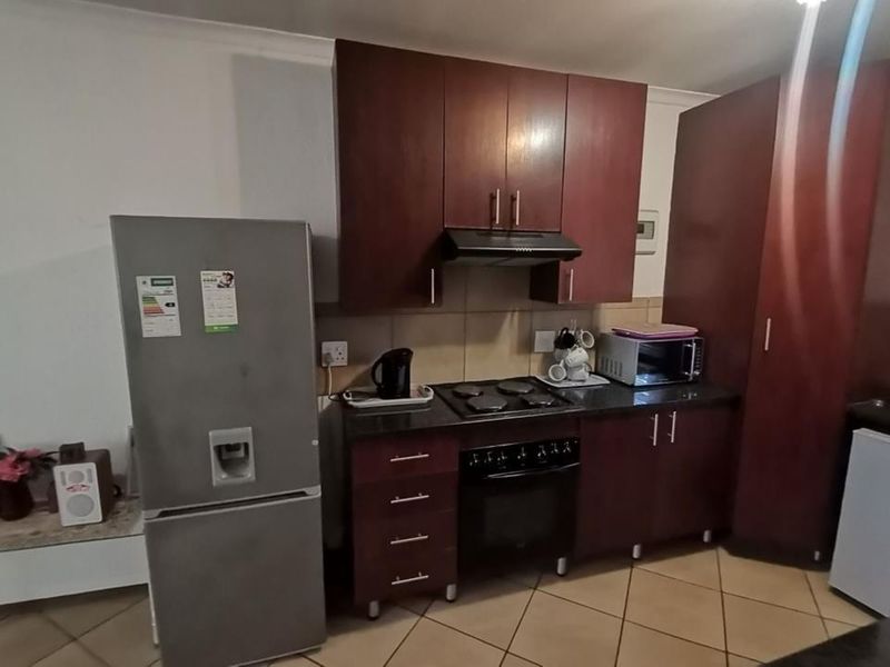 Stylish First-Floor Living in Popular Storks Nest - Photo 6