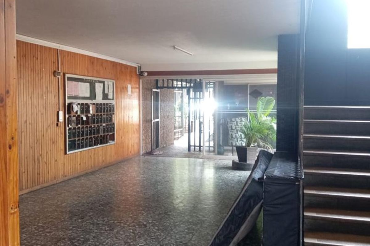 1.5 BEDROOM FLAT TO RENT IN SUNNYSIDE - Photo 2