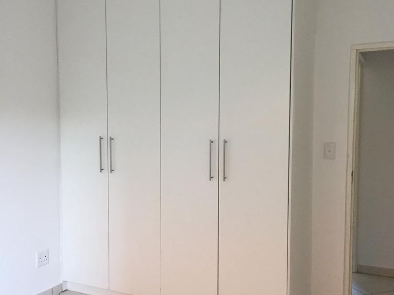 Apartment For Sale In Otjomuise 2, Otjiwa Court 081 495 6379 - Photo 2