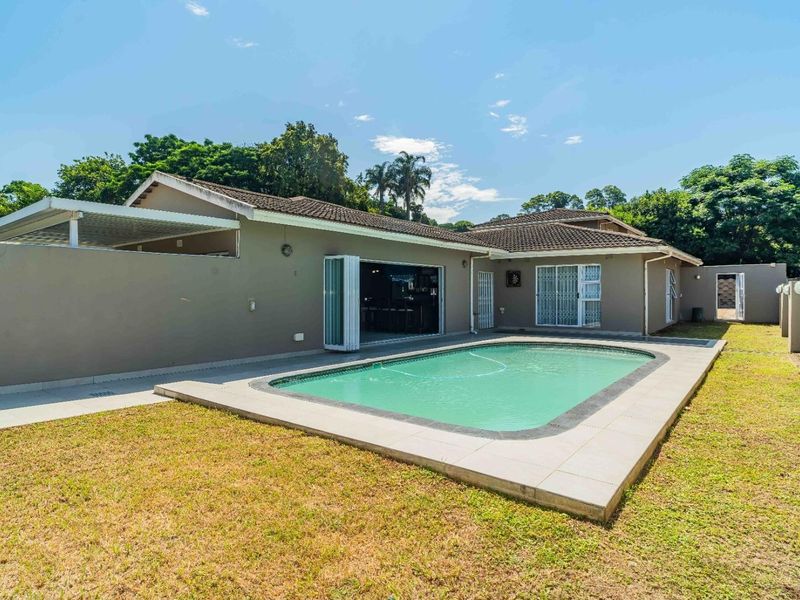 Jaw-dropping Stunner! Ultimate dream house at an unbeatable price! - Photo 1