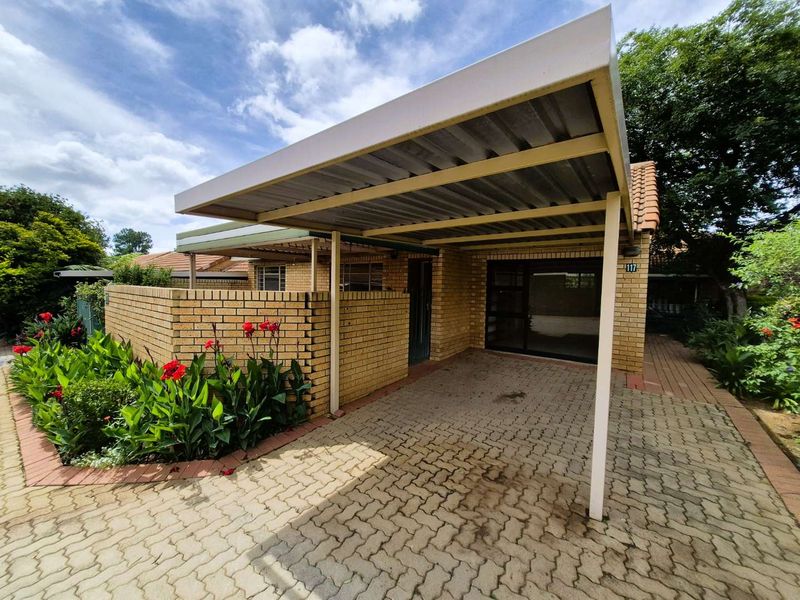 FOR SALE – Selrose Park Retirement Village - 1 Bedroom / 2 Living Retirement unit Equestria Pretoria - Photo 3