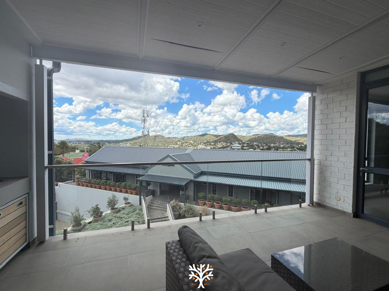Modern Duplex Living at Prestigious Am Weinberg | N$9 200 000 - Photo 2
