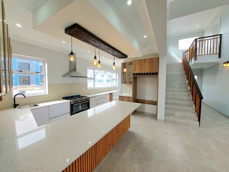 Luxury Living: New Build with Breathtaking Sea Views - Photo 6