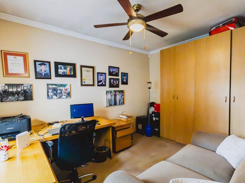 Spacious family abode in a security estate! - Photo 8