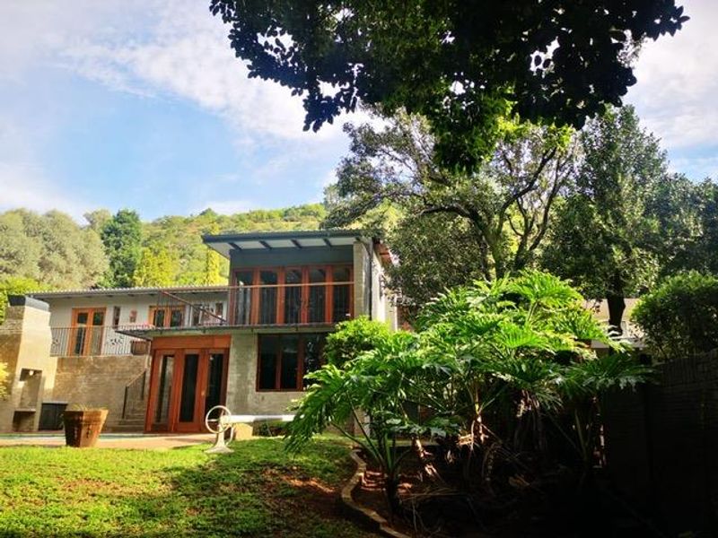IDYLLIC NEWLY RENOVATED FAMILY VILLA - Photo 2