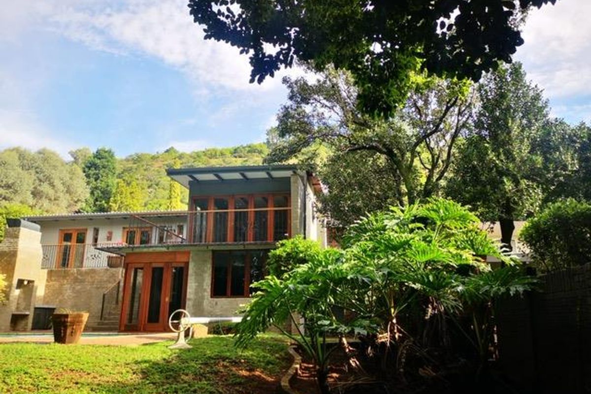 IDYLLIC NEWLY RENOVATED FAMILY VILLA - Photo 2
