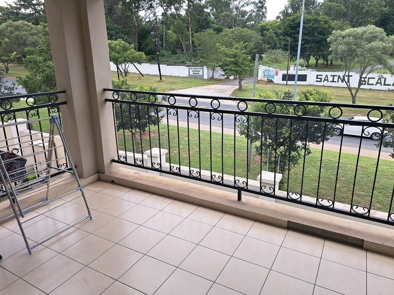 Modern 2-Bedroom Apartment in Secure Carlswald Complex with Balcony. - Photo 7