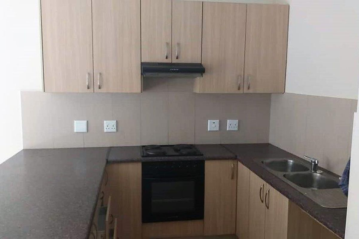 FOR SALE: WALVIS BAY NEAR DUNESIDE HIGH SCHOOL - Photo 4