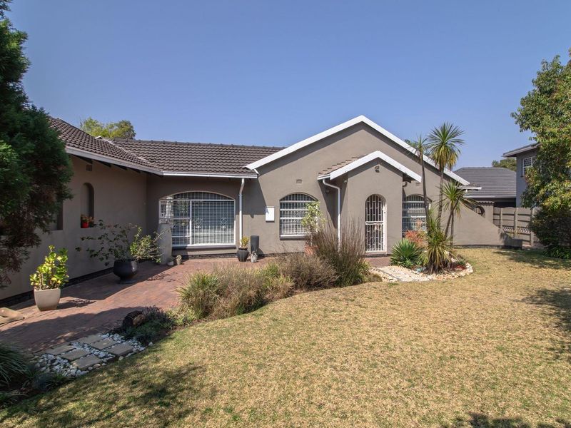 DREAM HOME IN BRACKENHURST!  Space, Comfort, and Style - Photo 7