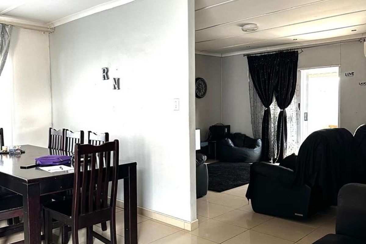 Spacious Family Home in Desirable Brackenham, Richards Bay - Photo 2
